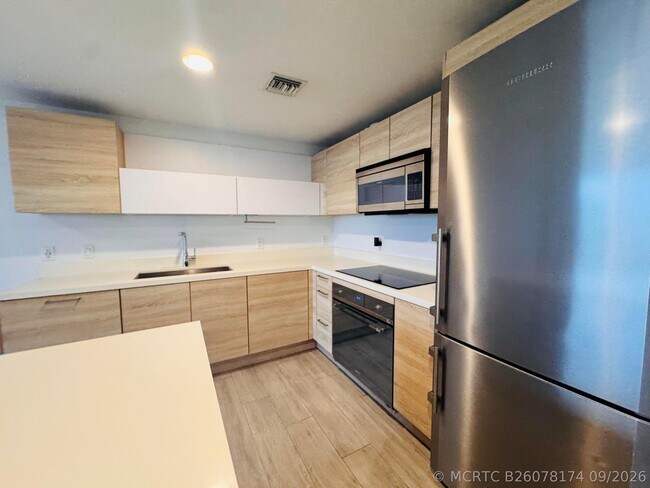Building Photo - 16385 Biscayne Blvd