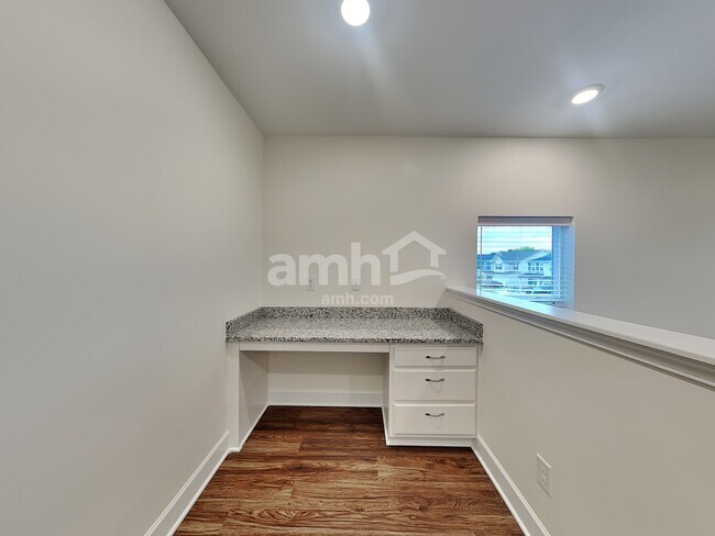 Building Photo - 3110 Esquire Dr