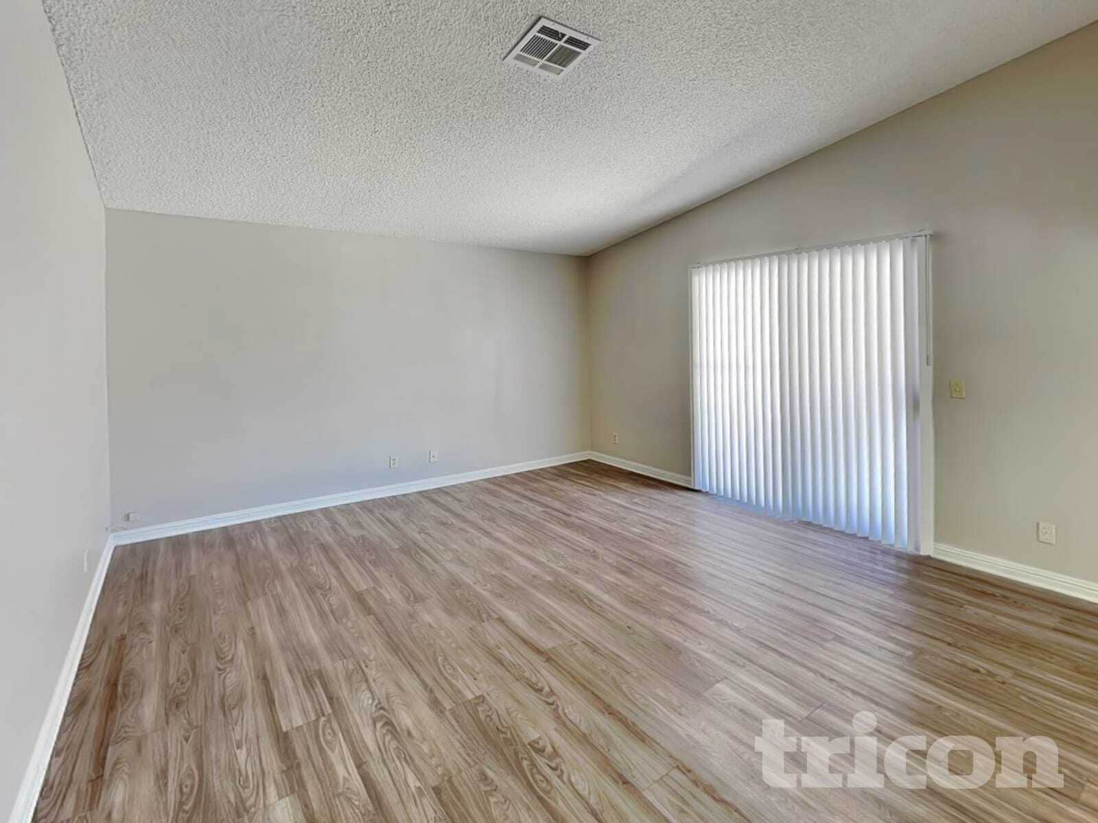 Building Photo - 4634 Grasshopper Dr