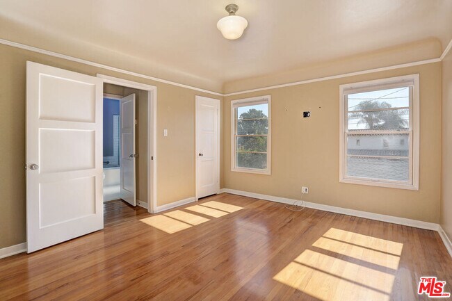 Building Photo - 11338 Cashmere St