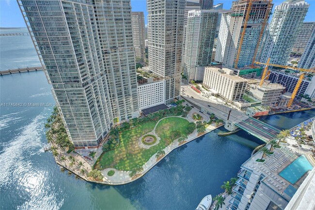 Building Photo - 300 Biscayne Blvd Way