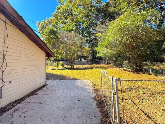 Building Photo - 3315 Wiseman Dr