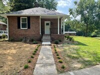 Building Photo - 32 Oak St NE