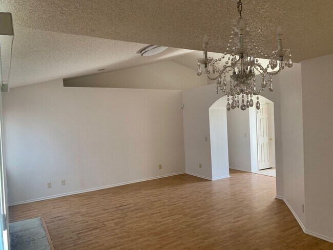 Building Photo - spacious 3 bedroom 2 bath home with large yard