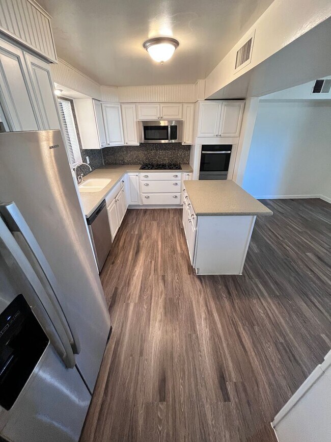 Building Photo - 7130 E 30th St