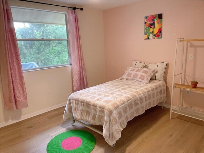 Building Photo - 4489 Oak View Dr