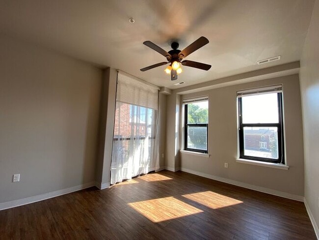 Building Photo - $1,550 | 1 Bedroom, 1 Bathroom Condo | Available for Immediate Move In!