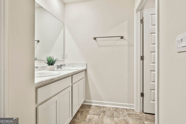 Building Photo - 166 Woodbrook Trl