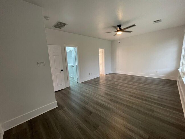 Building Photo - 16735 Sonoma Del Norte Dr