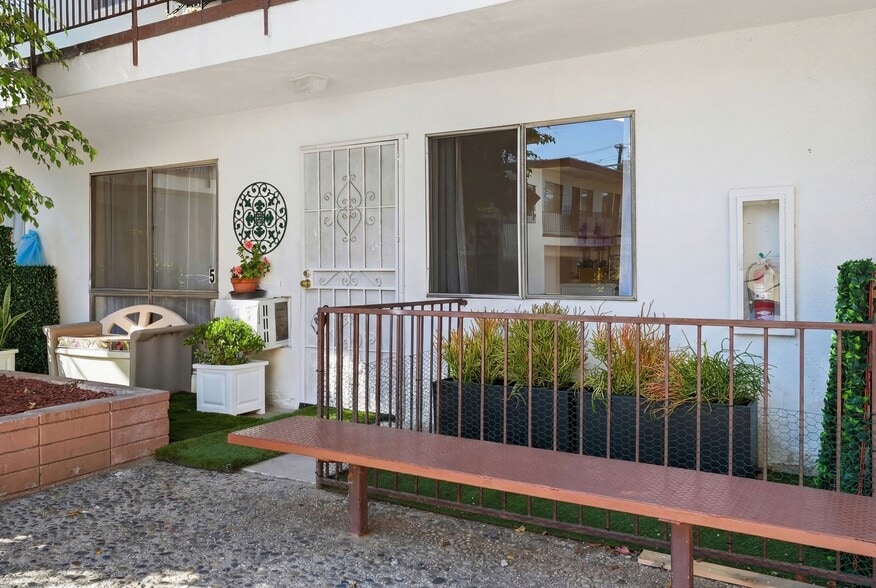 Building Photo - 13050 Dronfield Ave