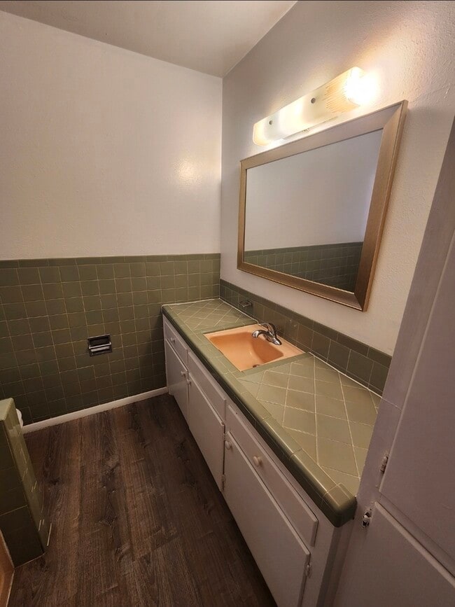 Building Photo - 3 bed 2 bath home with 1 car garage