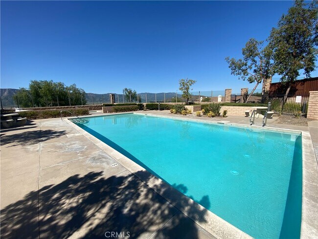 Building Photo - 15651 Vista Way