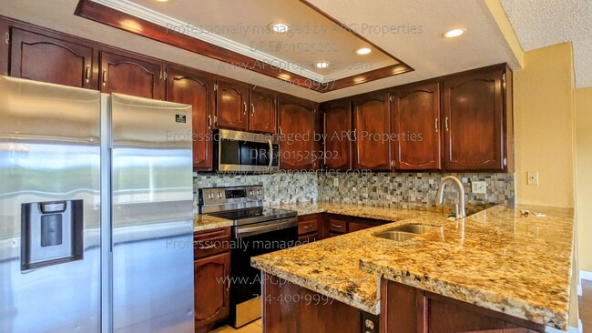 Building Photo - 7113 Apricot Dr