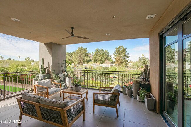Building Photo - 6166 N Scottsdale Rd