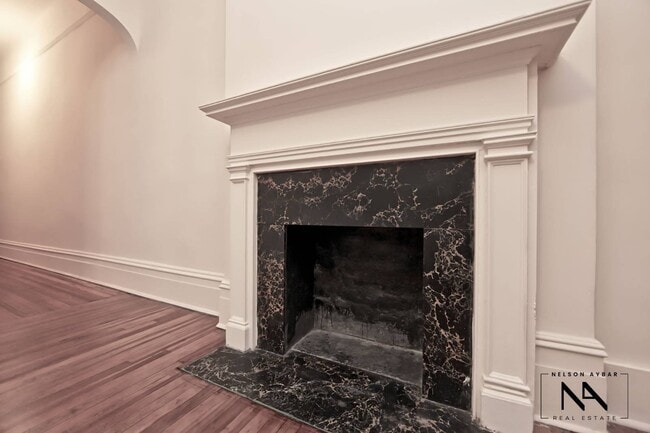 Building Photo - 886 Union St