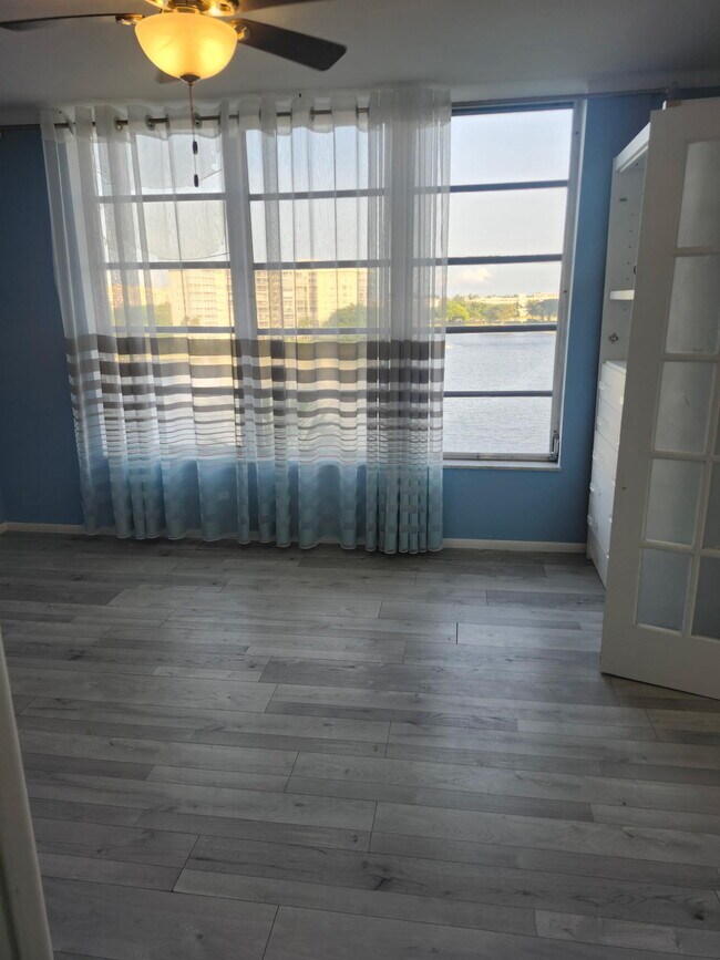 Building Photo - 3091 N Course Dr