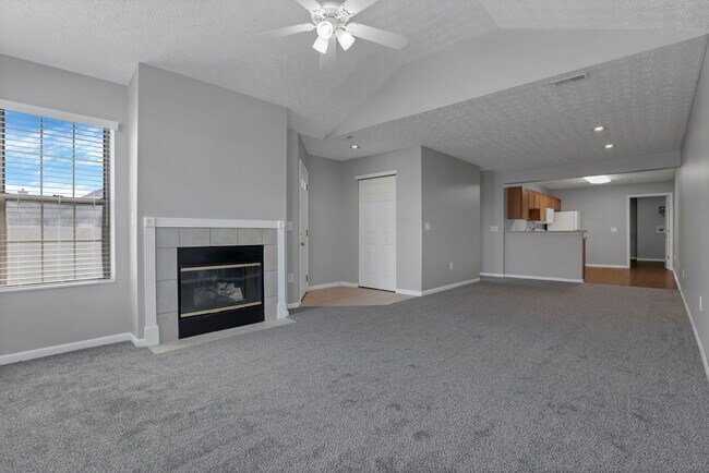 Building Photo - 2623 Landings Way