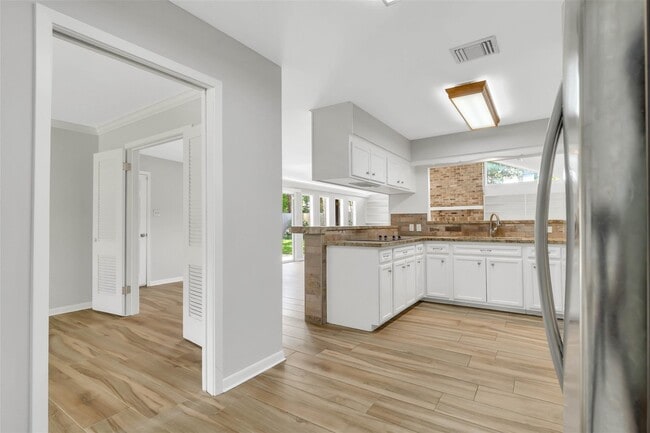 Building Photo - 442 Mignon Ln