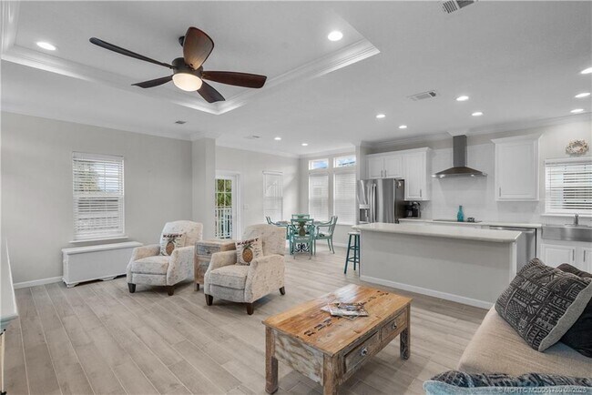 Building Photo - 257 NE Coastal Dr