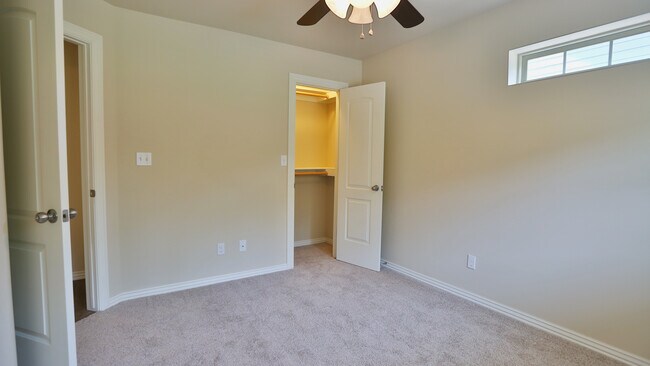 Building Photo - 438 S Sang Ave