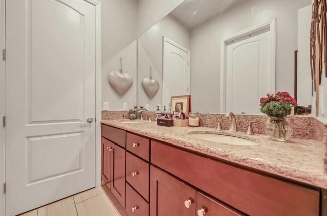 Building Photo - 31715 Avenida Alvera