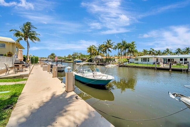 Building Photo - 2811 NE 51st St