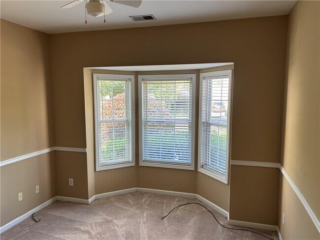 Building Photo - 709 Weatherstone Trce