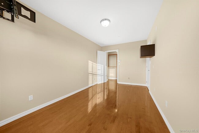Building Photo - 40-40 75th St