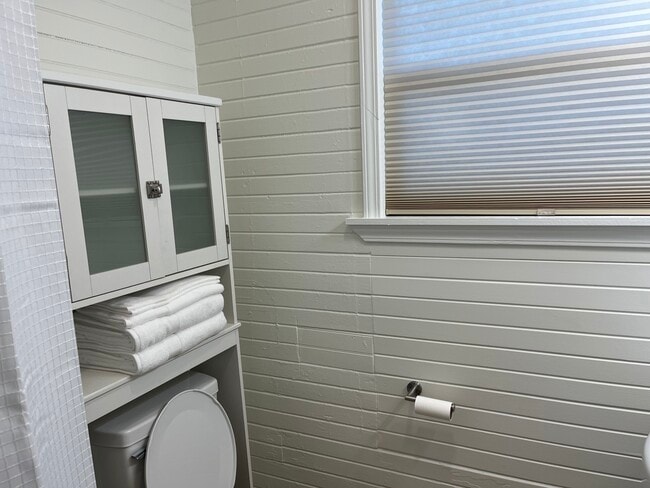 Building Photo - 904 Kentucky St