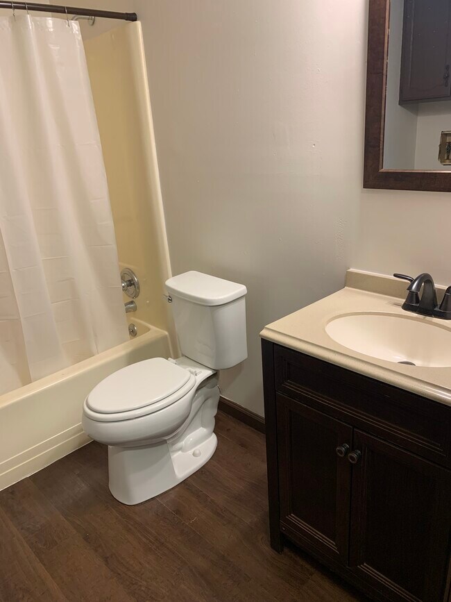 Building Photo - 1665 Churchill Downs Rd