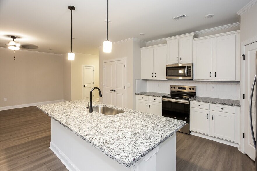 Building Photo - 170 Wembury Ln