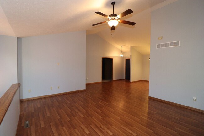 Building Photo - Country House for rent