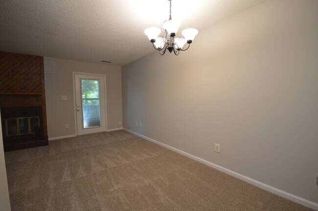 Building Photo - 616 Applecross Dr