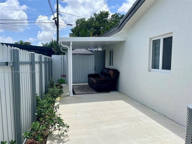 Building Photo - 11820 SW 189th St