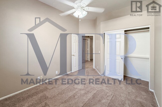 Building Photo - 3Bed/2Bath Home w/3 Car Gar at 59th Ave/Un...