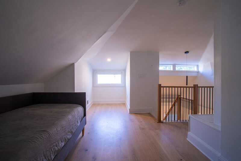 Building Photo - 789 Lake Ave NE