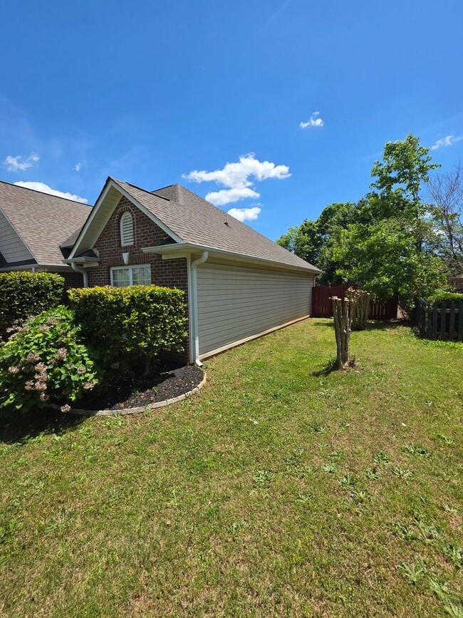 Building Photo - 3 Bed, 2 Bath Family Home in Moore, SC