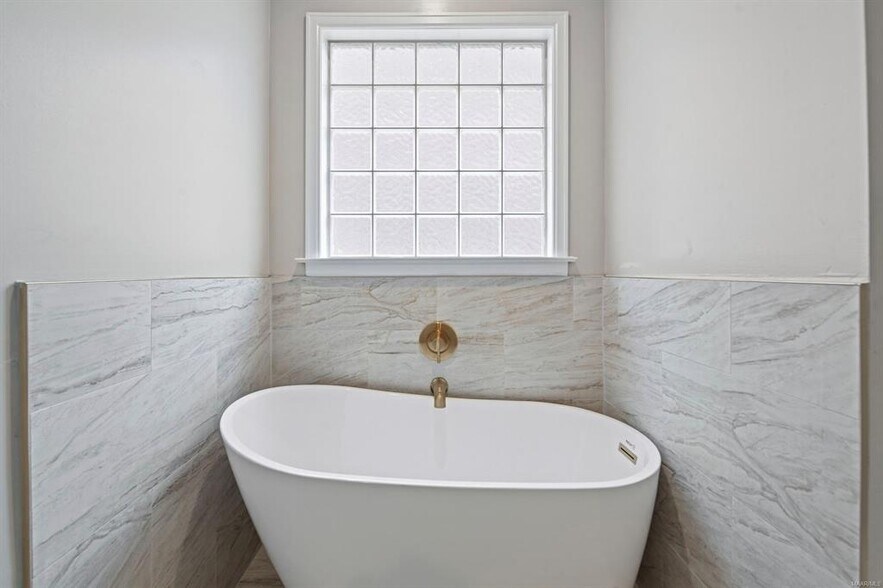 Building Photo - 8920 Green Chase Dr