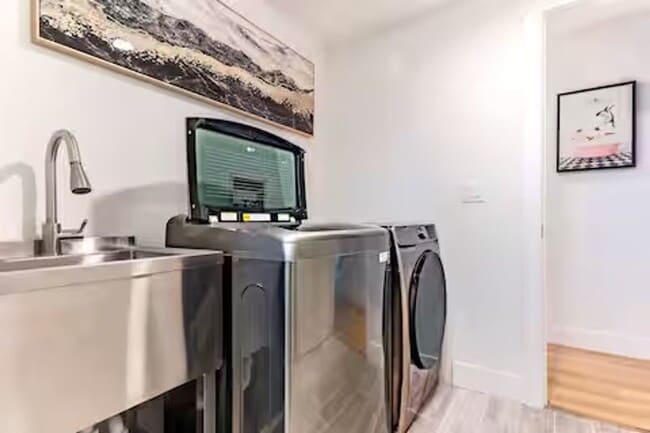 Building Photo - Spacious Modern Home for Rent in Burien / South Seattle