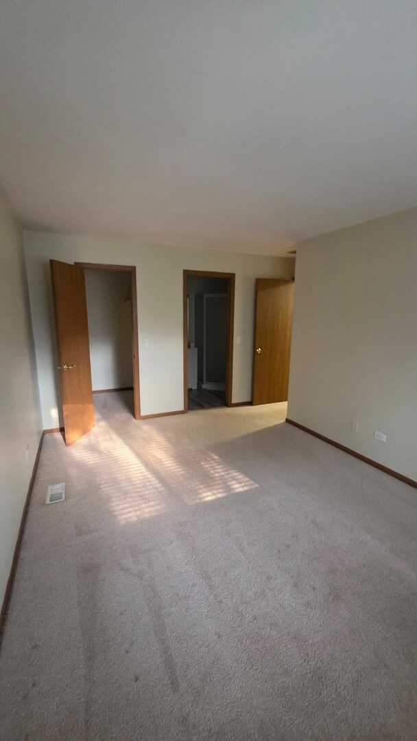 Building Photo - 620 Mallard Ct