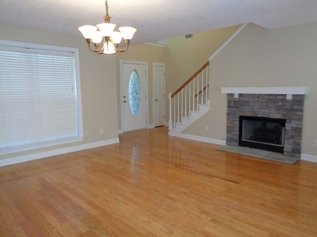 Building Photo - 612 Pointe Clear Dr