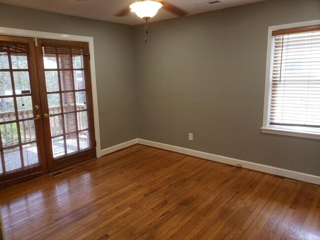 Building Photo - *Move in Savings* This exclusive offer won...