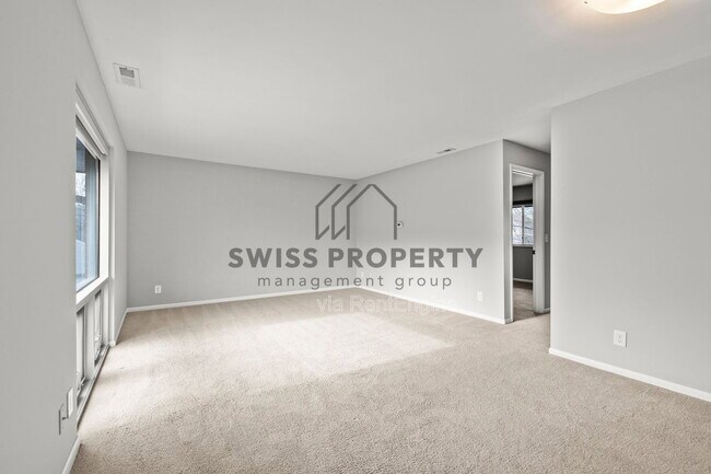 Building Photo - 1155 Edgehill Rd