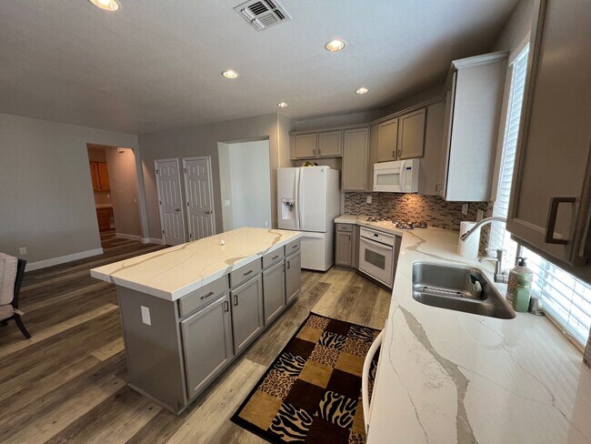 Building Photo - 4-bedroom single story in Sylvan School Di...