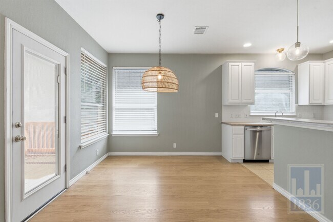 Building Photo - 4011 Travis Country Cir