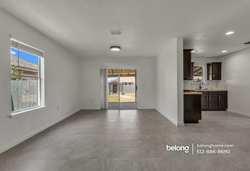 Building Photo - 5008 Irvine Ln