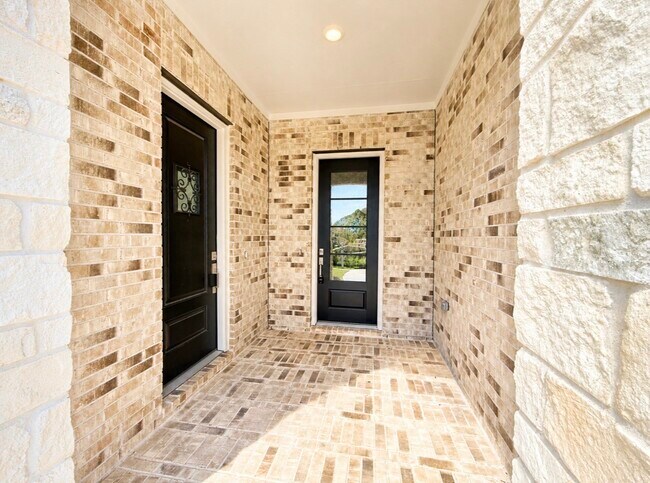 Building Photo - 31026 Sun Vly Dr