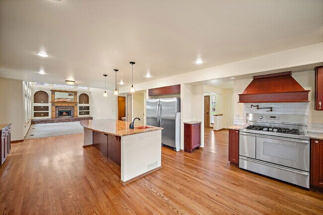 Building Photo - 8112 Old Exchange Dr