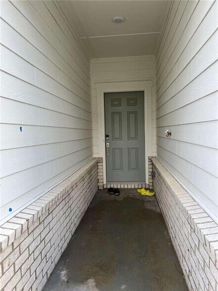 Building Photo - 420 Pt Pl Dr