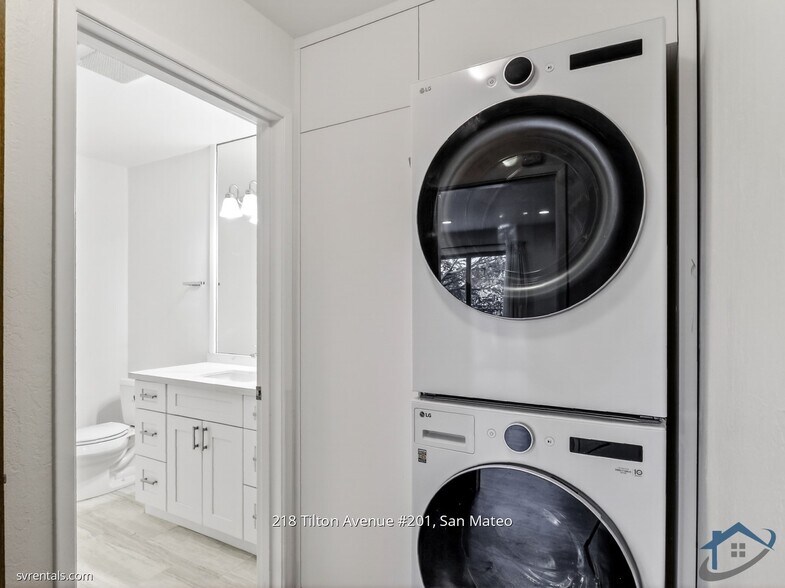 Building Photo - 218 Tilton Ave